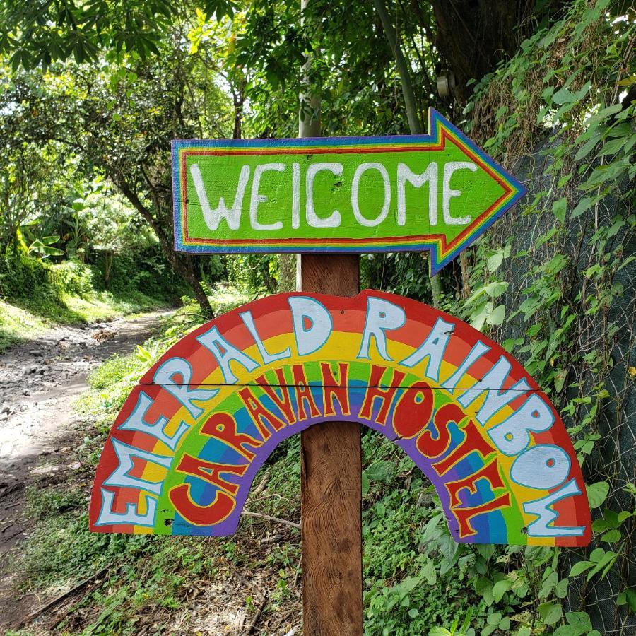 Rainbow Caravan Hostel Las Pilas Buitenkant foto