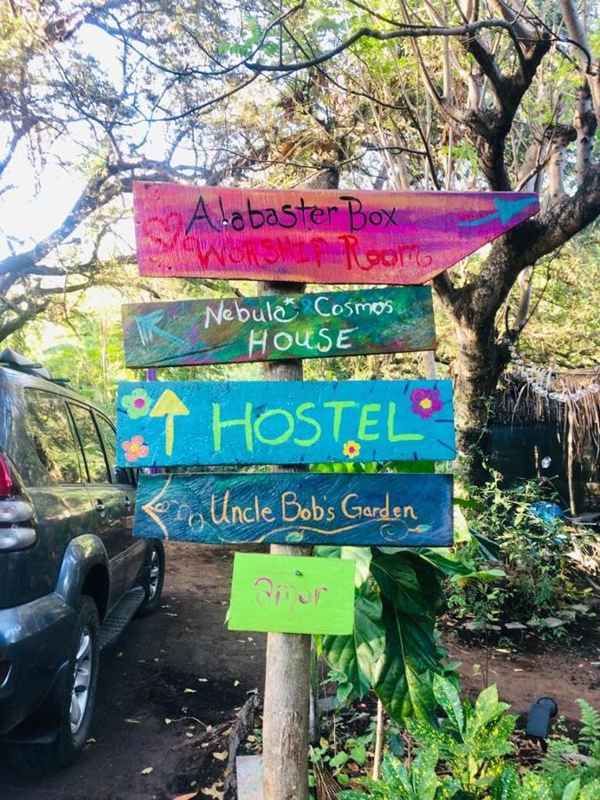 Rainbow Caravan Hostel Las Pilas Buitenkant foto
