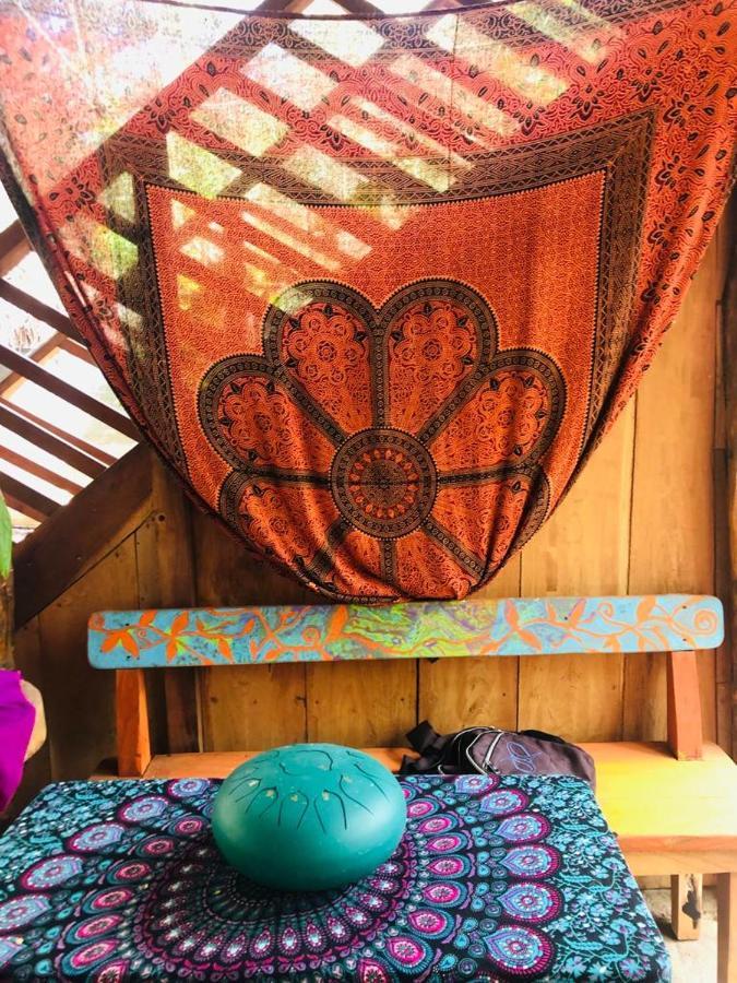 Rainbow Caravan Hostel Las Pilas Buitenkant foto