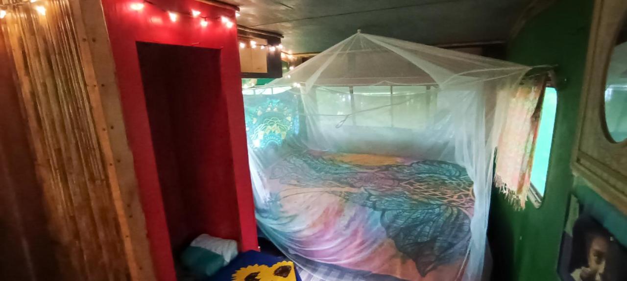 Rainbow Caravan Hostel Las Pilas Buitenkant foto