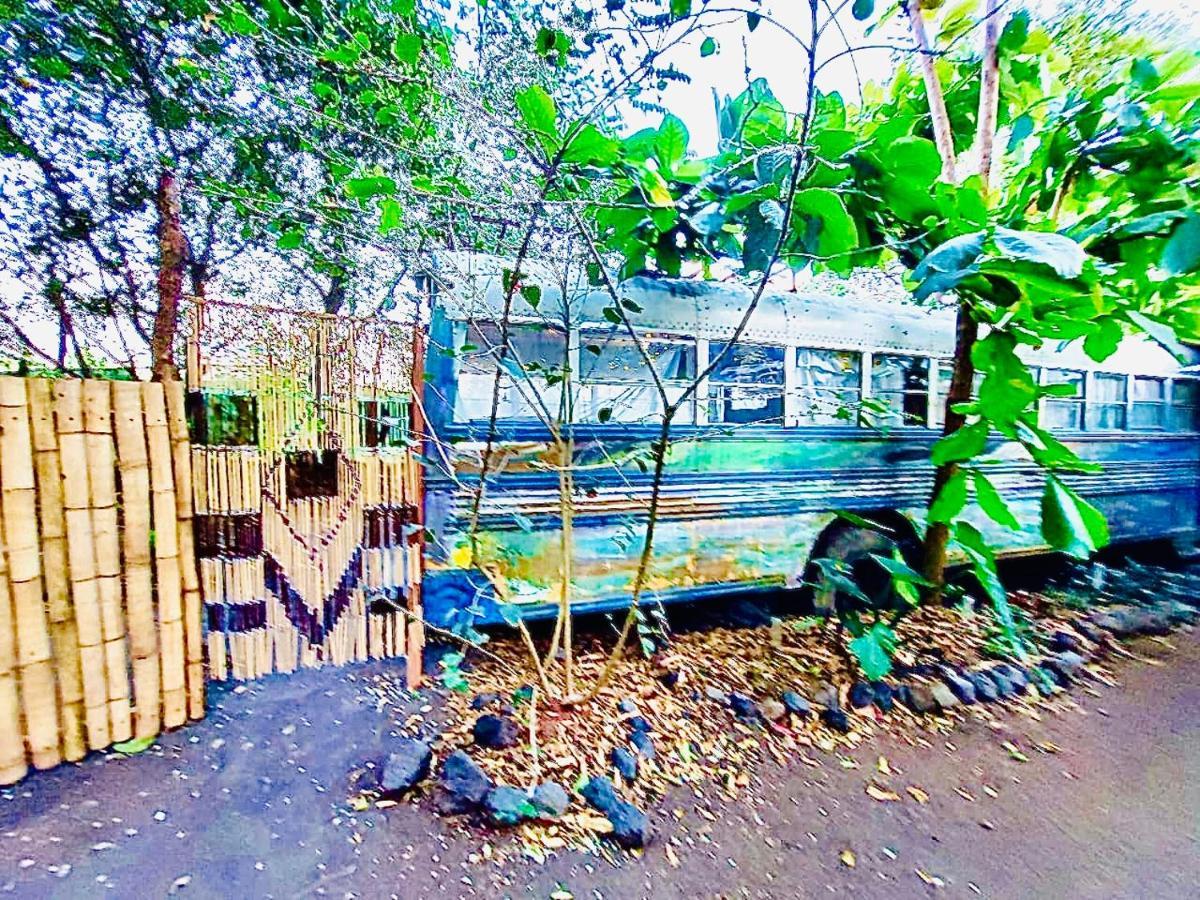 Rainbow Caravan Hostel Las Pilas Buitenkant foto